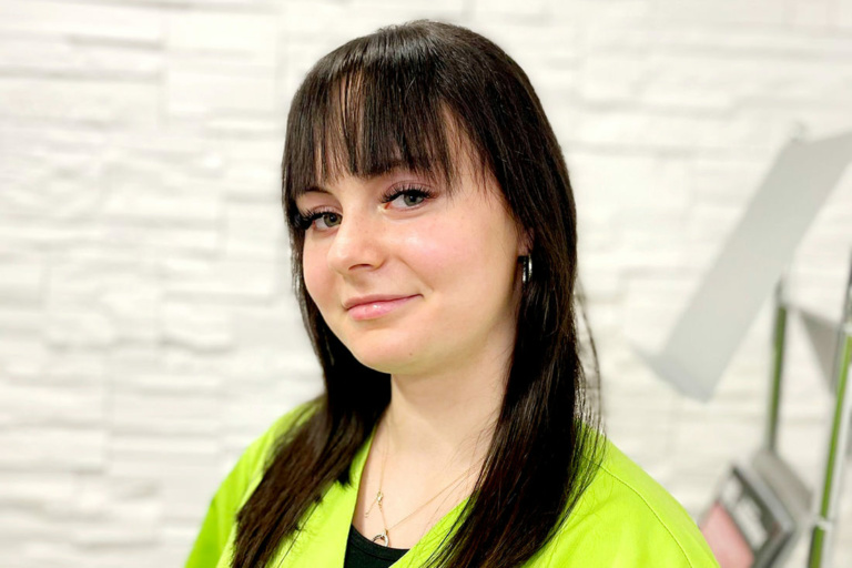 Zahnarzt Köln-Ostheim – Kroll & Apostologlou – Team – Anastasiya Zahnarzt Köln-Ostheim - Kroll & Apostologlou - Team - Anastasiya