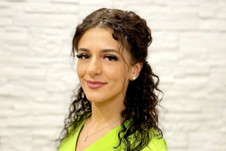 Zahnarzt Köln-Ostheim – Kroll & Apostologlou – Team – Selma Zahnarzt Köln-Ostheim - Kroll & Apostologlou - Team - Selma